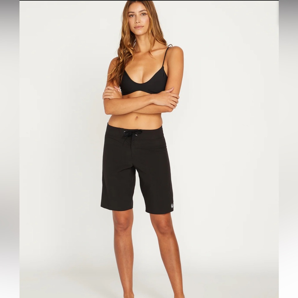 NWT Simply solid 11” board short sz 7/M